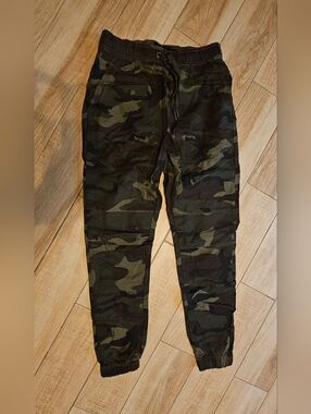 CSG Cargo Joggers Olive Camo Men's Size Medium NWT Elastic Waist